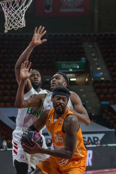 球队摆脱困 球队摆脱困